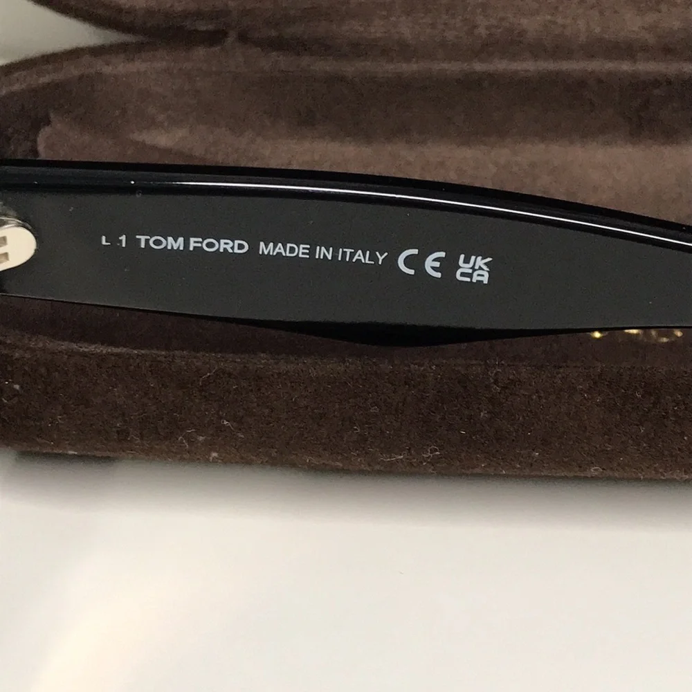 New Authentic Tom Ford TF1157 01E “Esme” Sunglasses – Shiny Black with Brown Len